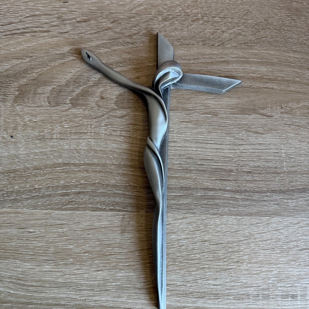 Pewter‎ Good Triumphed Evil Contemporary Serpentine Cross Crucifix, 9 Inch